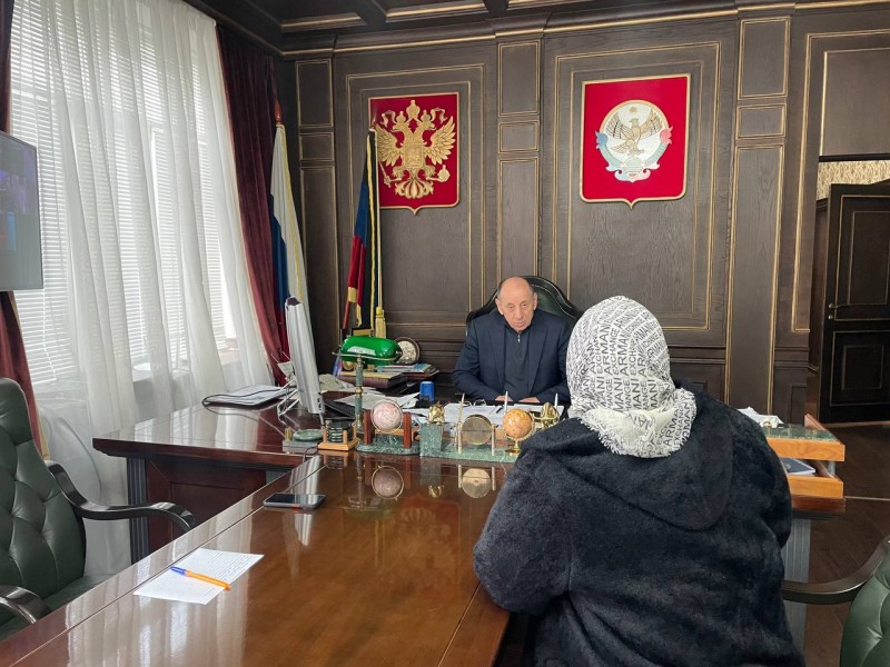 Глава Бабаюртовского района Даниял Исламов провел прием граждан по личным вопросам.