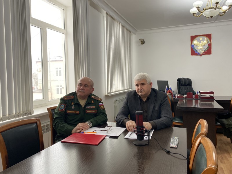 Первый заместитель главы администрации МР «Бабаюртовский район» Мурад Бутаев принял участие в работе заседания Оперативного штаба под руководством Абдулмуслима Абдулмуслимова.