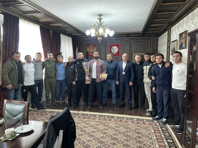 Даниял Исламов встретился с футболистами ФК «Юлдуз».