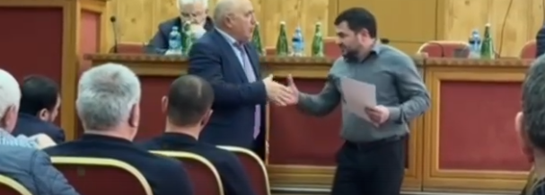 Главный специалист Управления сельского хозяйства Администрации Бабаюртовского района Шамхал Алакаев получил высокое признание за многолетний добросовестный труд в системе агропромышленного комплекса.